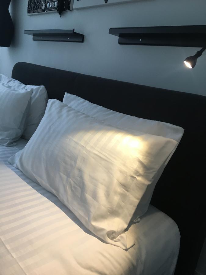 Aparthotel Les Lofts De Styliste Saint-Gilles Esterno foto