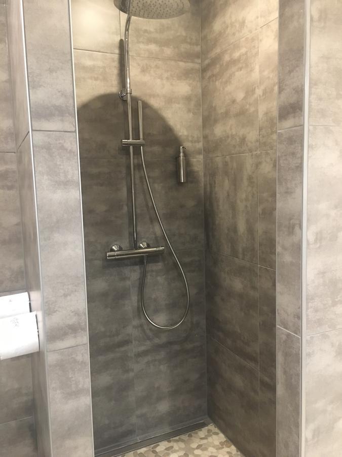 Aparthotel Les Lofts De Styliste Saint-Gilles Esterno foto