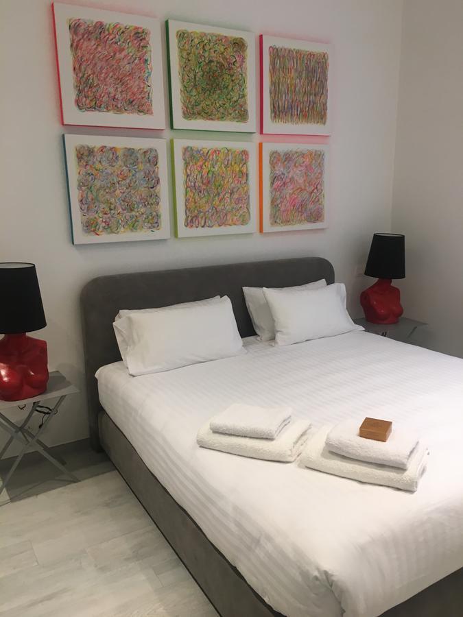 Aparthotel Les Lofts De Styliste Saint-Gilles Esterno foto