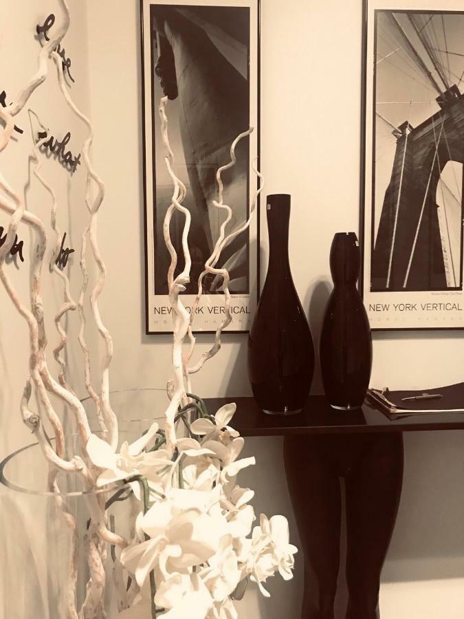 Aparthotel Les Lofts De Styliste Saint-Gilles Esterno foto