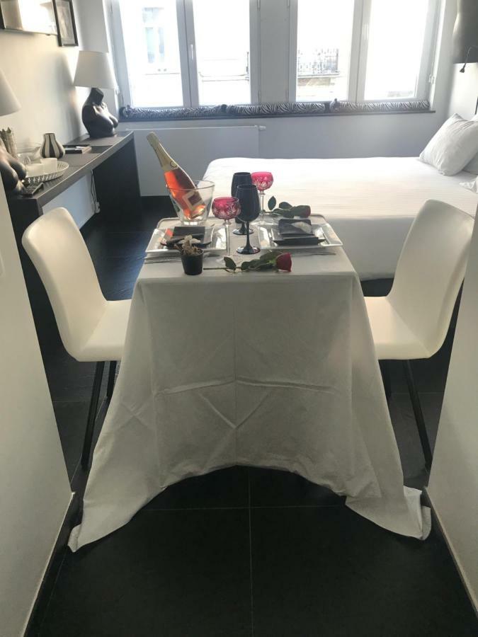 Aparthotel Les Lofts De Styliste Saint-Gilles Esterno foto