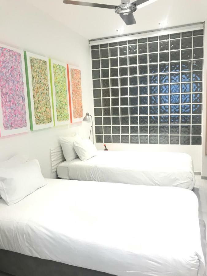 Aparthotel Les Lofts De Styliste Saint-Gilles Esterno foto