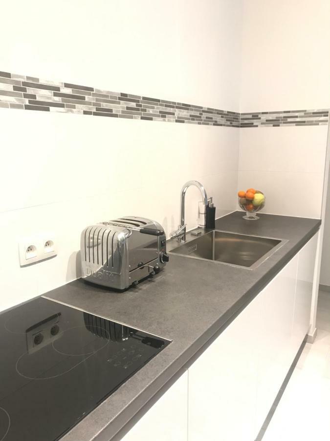Aparthotel Les Lofts De Styliste Saint-Gilles Esterno foto