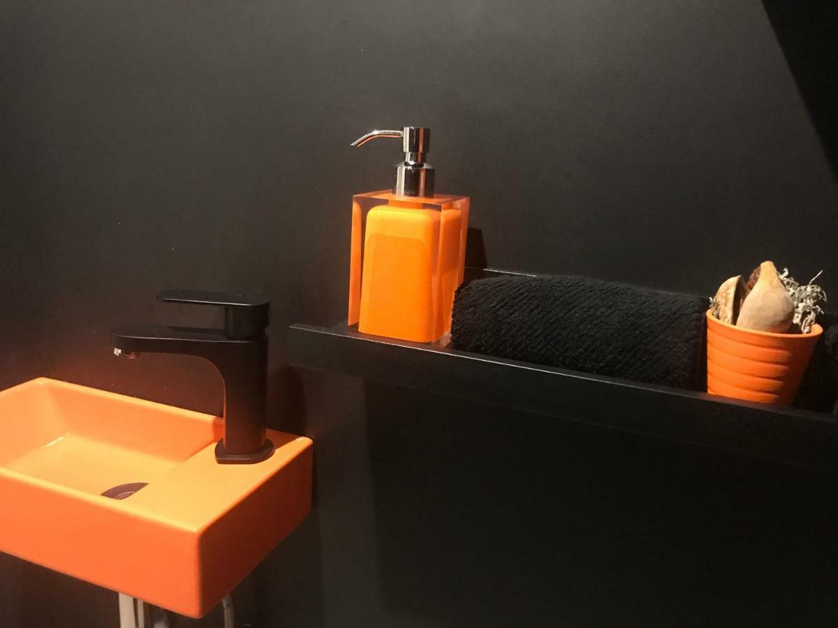 Aparthotel Les Lofts De Styliste Saint-Gilles Esterno foto